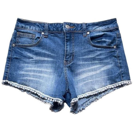 Altar’d State Women’s Blue Denim Shorts Size 27 Raw Hem Crochet Detail Stretchy - Picture 1 of 8